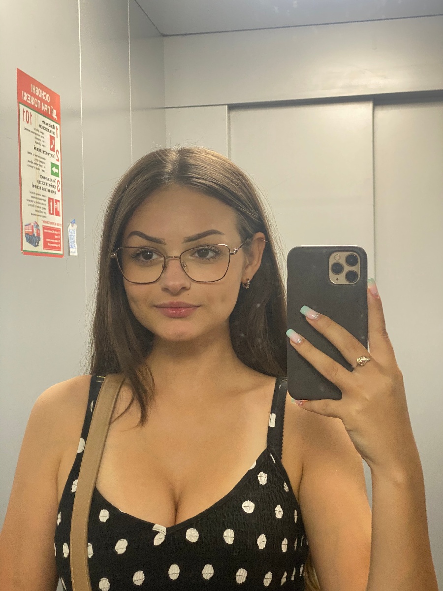 Sexy model Stacy in Port Vila