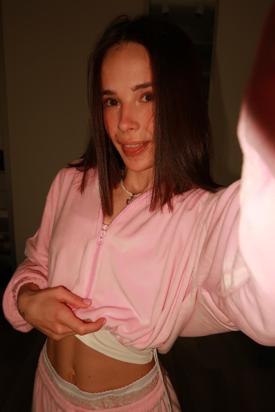 Tina brings the glow — live moments in Port Vila